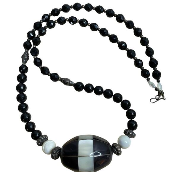 Vintage Necklace Natural Mother of pearl / black onyx / Sterling 24" Estate - Picture 3 of 11
